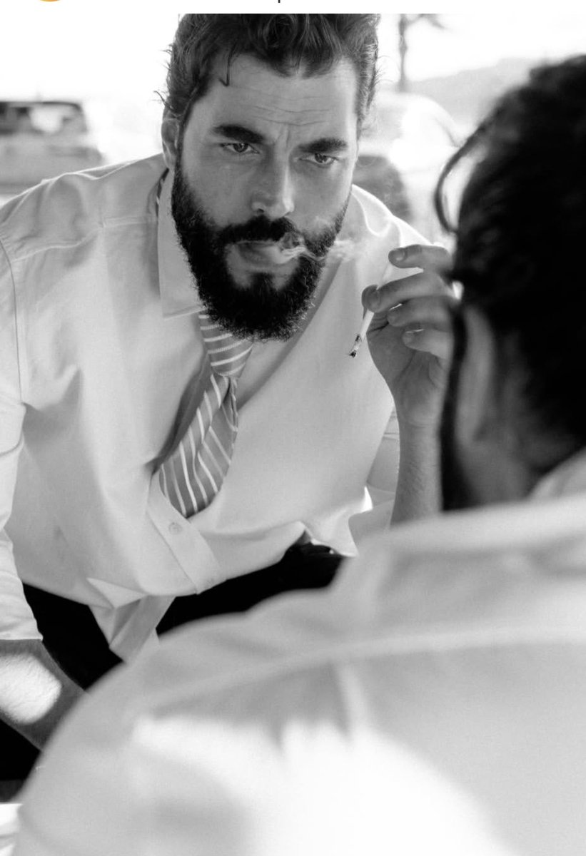 ElTa04993's tweet photo. So it was a photoshoot after all 
Here more photos 📸 
#AkınAkınözü in between https://t.co/1xRyejL8ti