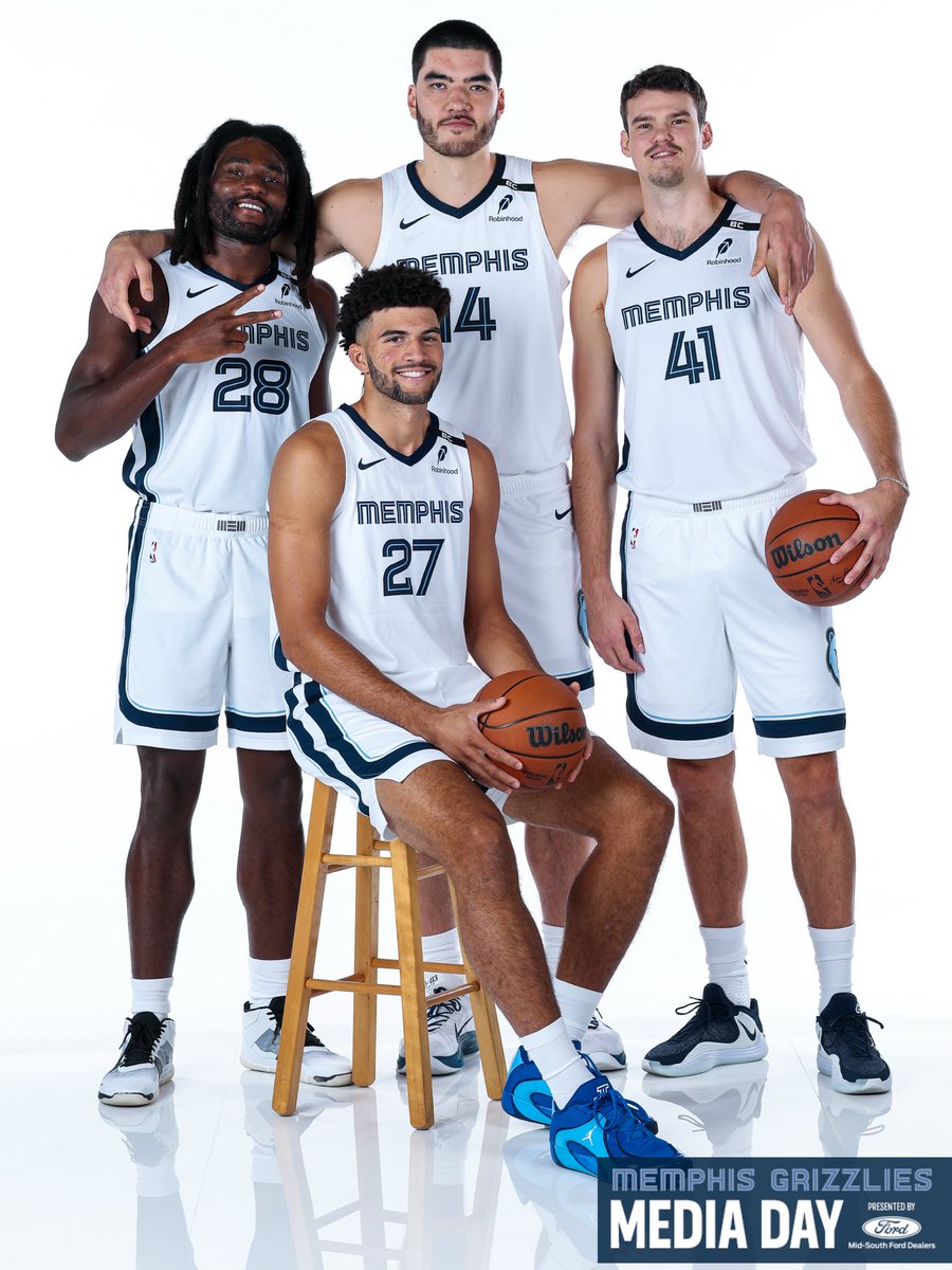 memgrizz's tweet photo. First Day Out 🐻📸 https://t.co/AenIQQ4Lnb