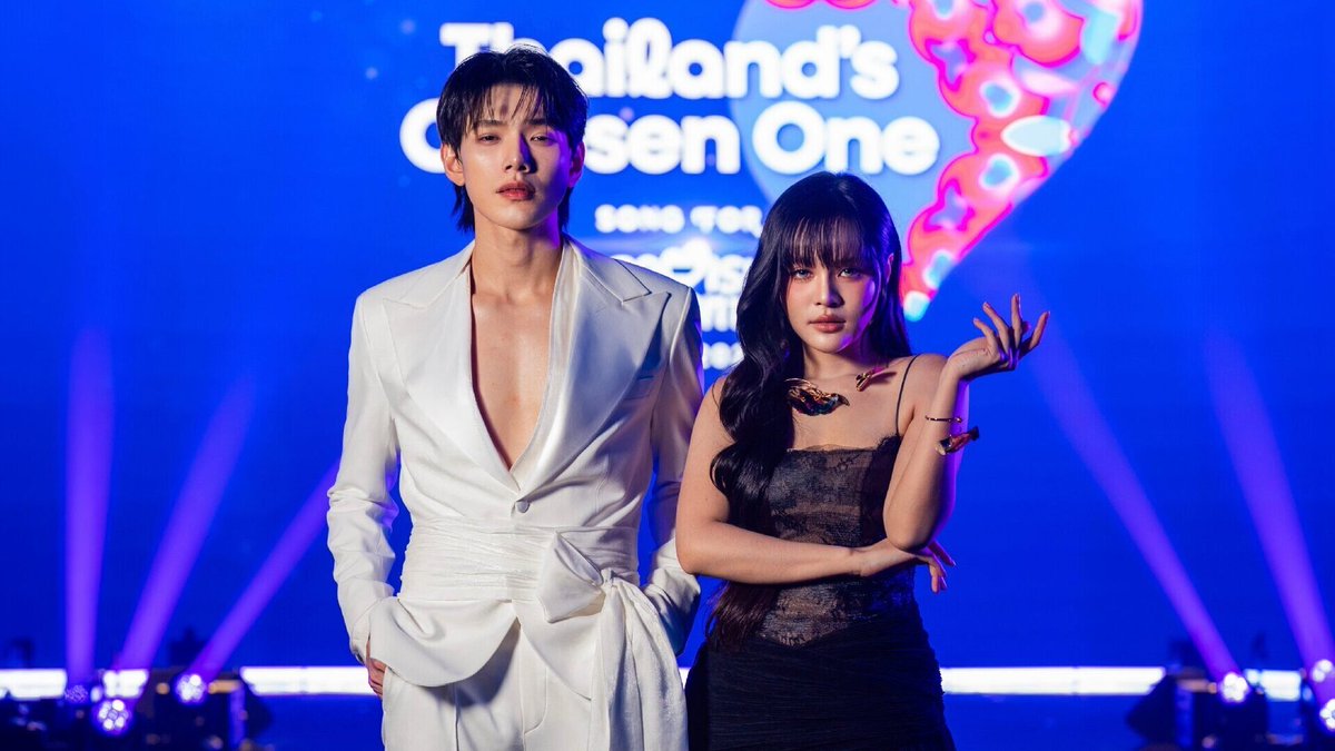 eurospaincom's tweet photo. 🇹🇭MANG x DAOU ganan el pasaporte a Eurovisión Asia y ejercerán de anfitriones en Bangkok

La selección tailandesa Thailand’s Chosen One se celebró el pasado 27 de septiembre. MANG x DAOU se alzaron con la victoria, mientras que D Gerrard y GAM WICHAYANEE completaron el top 3.

Toda la info 👉🏼https://t.co/E63S61Lc6G