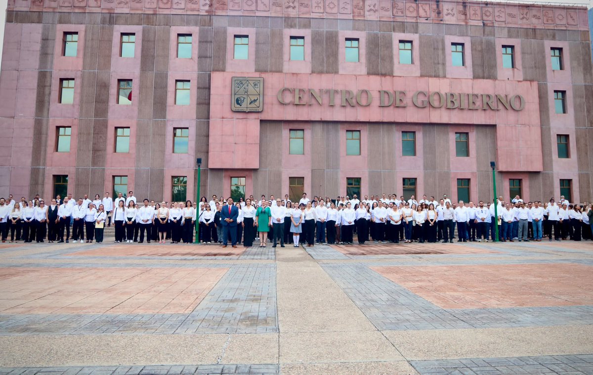 IMTESonora's tweet photo. 🇲🇽 Con respeto y orgullo por nuestra historia, personal del #IMTESonora participó esta mañana en la ceremonia de Honores a la Bandera, en el marco del 216 aniversario de la Independencia de México.
Ver más: https://t.co/Yb9E9x7DYs.

#SonoraSeTransforma https://t.co/FosyyxsWxW