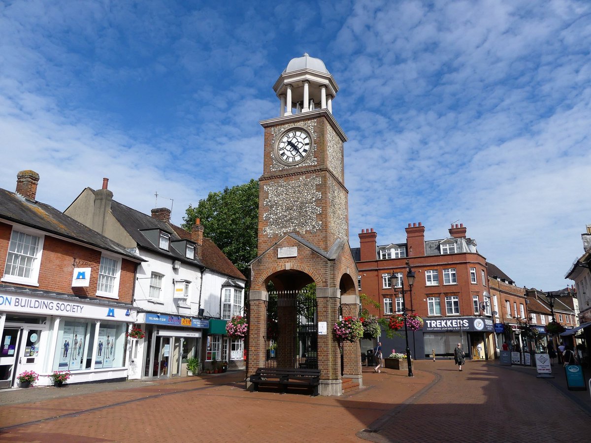 WW_Direct's tweet photo. HBO's HARRY POTTER and the Chamber of Secrets is filming between Rickmansworth and Chesham for the next 3 days

Main filming will take place tomorrow; today is mainly set aside for prep https://t.co/LxzJCwxABh