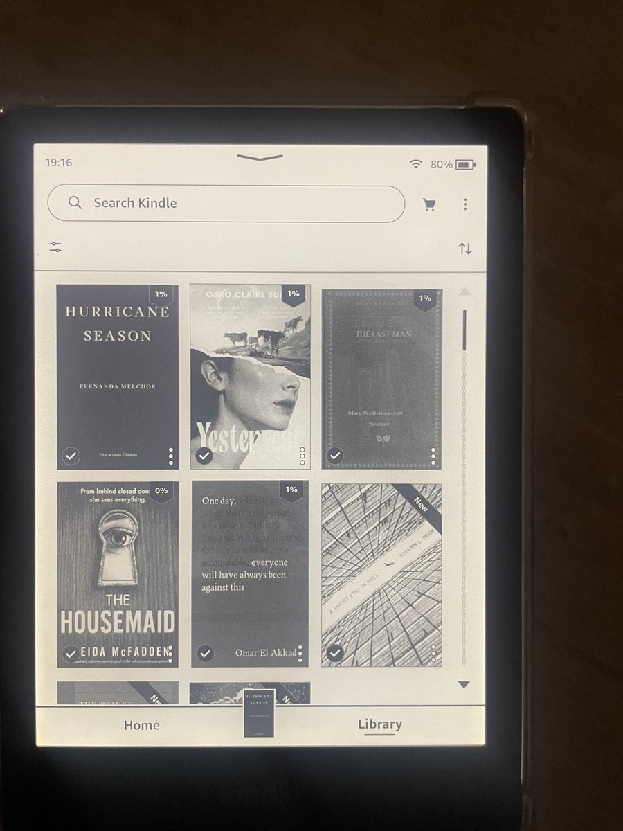 throughgardenia's tweet photo. Loaded my kindle🙂‍↔️ https://t.co/B17CI3Emhe