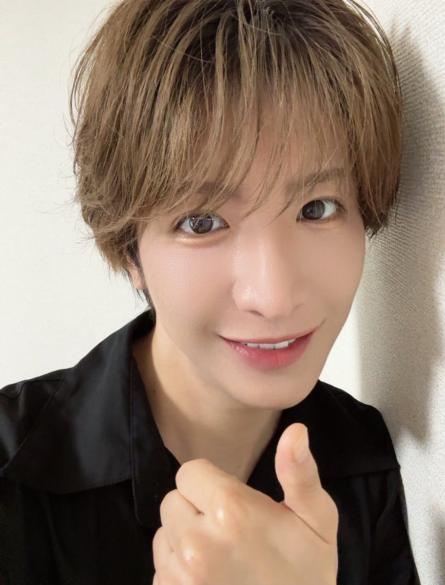 takuya_matsuri's tweet photo. おはよう❤️‍🔥🤩

今日は1日雨ですね🥺
また台風やだなぁ😭

最近台風多いね🥲🌀

そんな今日はお仕事のあと
個人的に頑張らないといけないこと、
というか頑張りたいことがあるので
ちょっとそわそわしています🥹💗

ぜひ応援しててください🥹📣✨

MATSURIのために。自分のために。
楽しみながら頑張ります❤️‍🔥

ではでは
今日も1日頑張りましょう😋❣️

#MATSURI
#松岡卓弥
