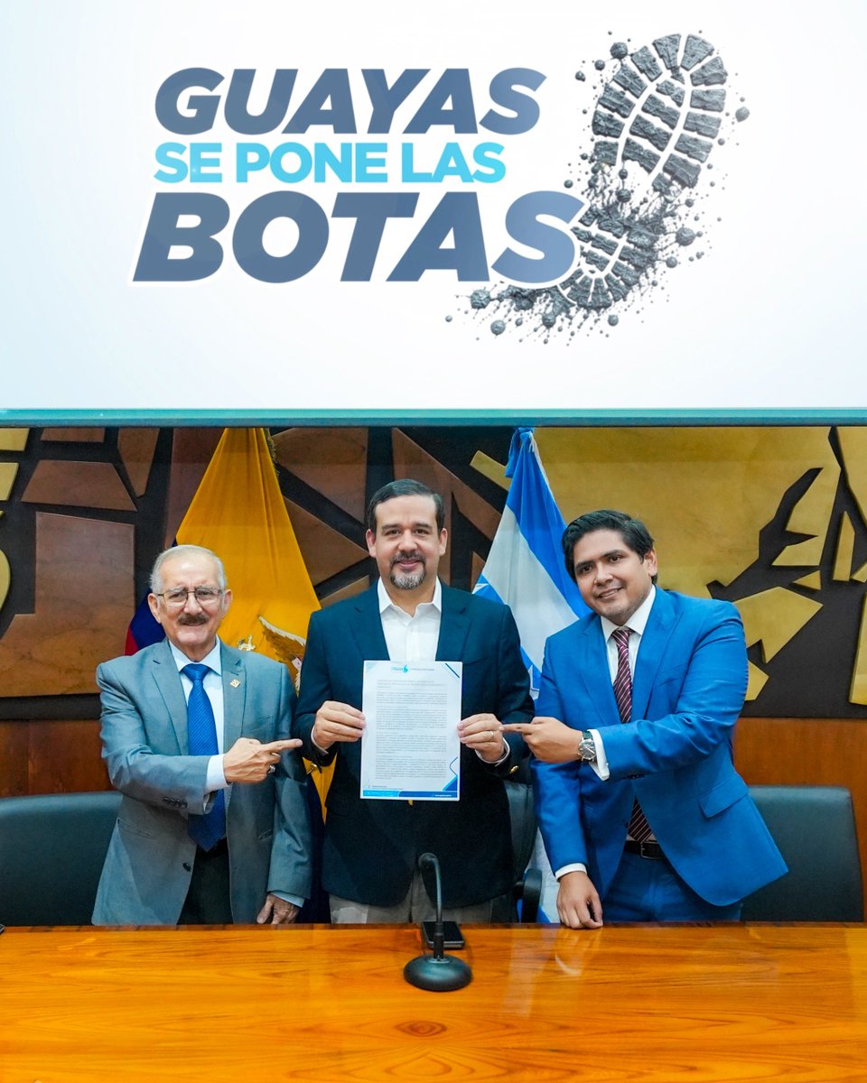 EncaladaVCarlos's tweet photo. Hoy presentamos el Sistema de Alerta Temprana Guayas en Acción, una herramienta que incorpora ciencia y tecnología para anticiparnos a las lluvias.

Con pronósticos de hasta 72 horas podremos monitorear lluvias, caudales y saturación de suelos para tomar decisiones oportunas. https://t.co/kmHPksM2s0