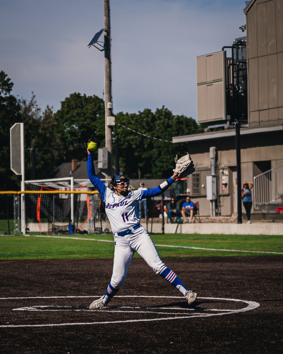 DePaulSB's tweet photo. Flicks from Fall Ball, feat. special guests Ernie and Mimi Wish 🍂 🥎 https://t.co/E6PSINkgan