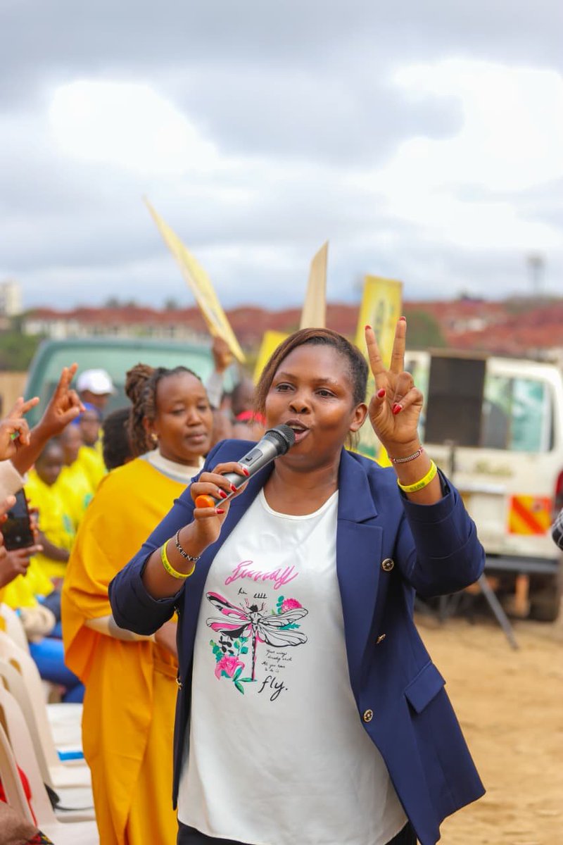 HonLizwaithira's tweet photo. Engaging with citizens of kahawa ward, Roysambu in the campains for MCA kahawa ward Hon. Euty
#UDA #tutam #womenrepNairobi https://t.co/zxTRtYPiB0