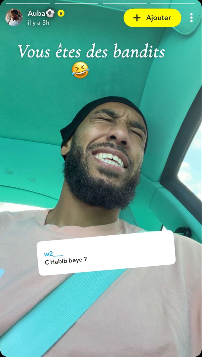 lnstantFoot's tweet photo. « C’est Habib Beye ? » 😭

Aubameyang rigole bien sur snap ! 🤣 https://t.co/zzBDcW92jJ