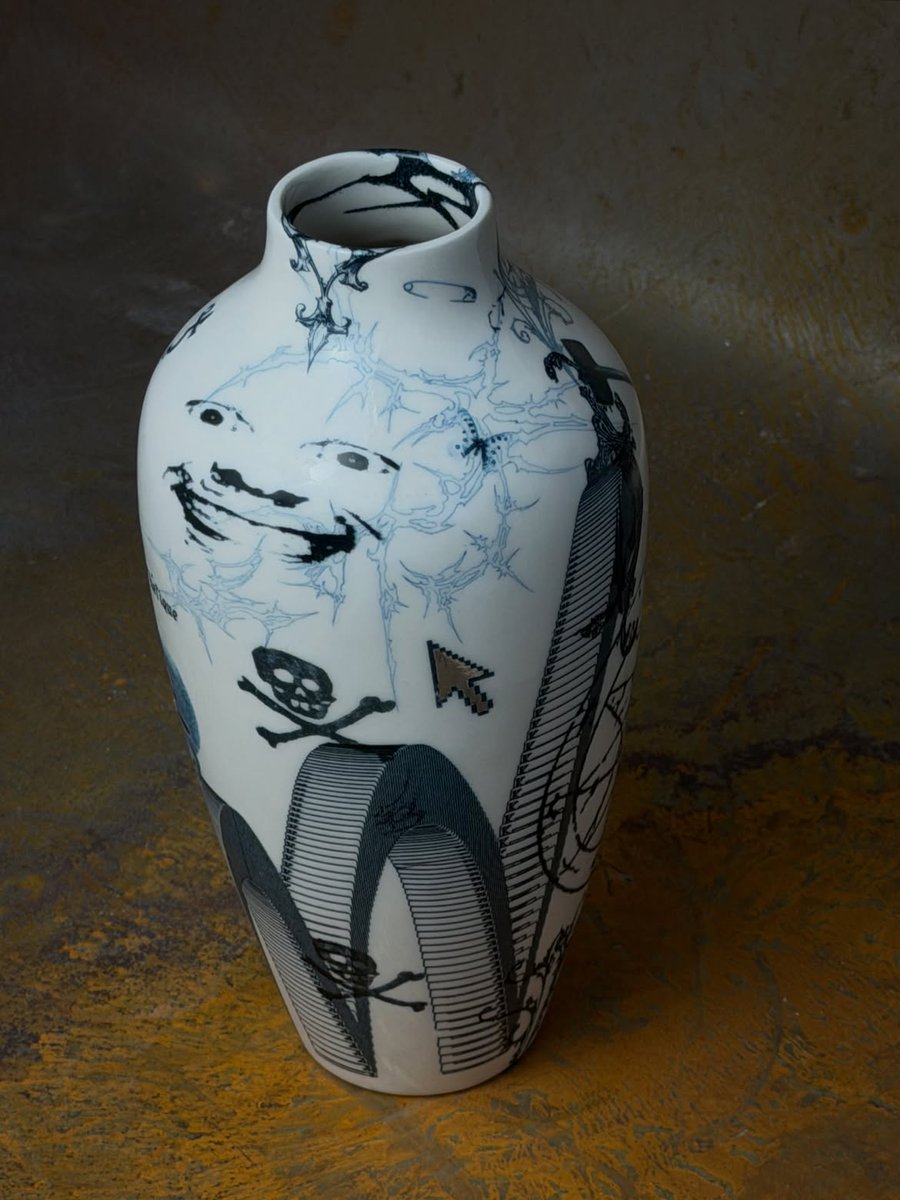 vetmamagazine's tweet photo. Ceramic Slop by Elena Luchsheva https://t.co/ZD3a8V356J