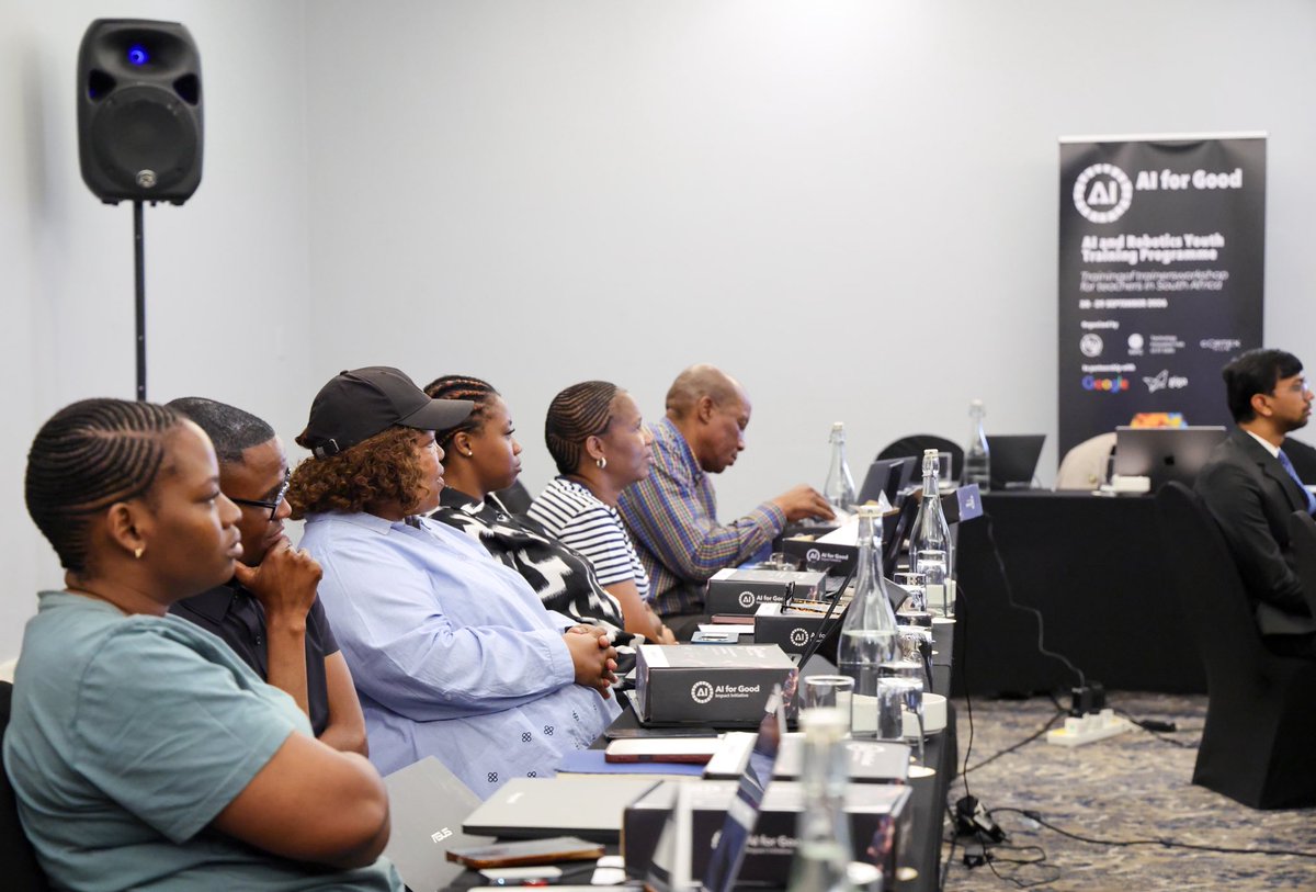 CommsZA's tweet photo. On 28–29 Sept, South Africa hosts an @ITU #AIForGood Training of Trainers workshop, helping educators introduce learners aged 10–18 to AI, coding, robotics &amp; responsible technology. https://t.co/inn8JJJcIZ