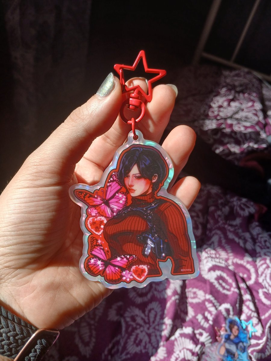 666chevy_'s tweet photo. OMGGGG!!! THE KEYCHAINS ARE HEREEEEEE 💓✨️💓✨️💓 https://t.co/EZj2moPj5R