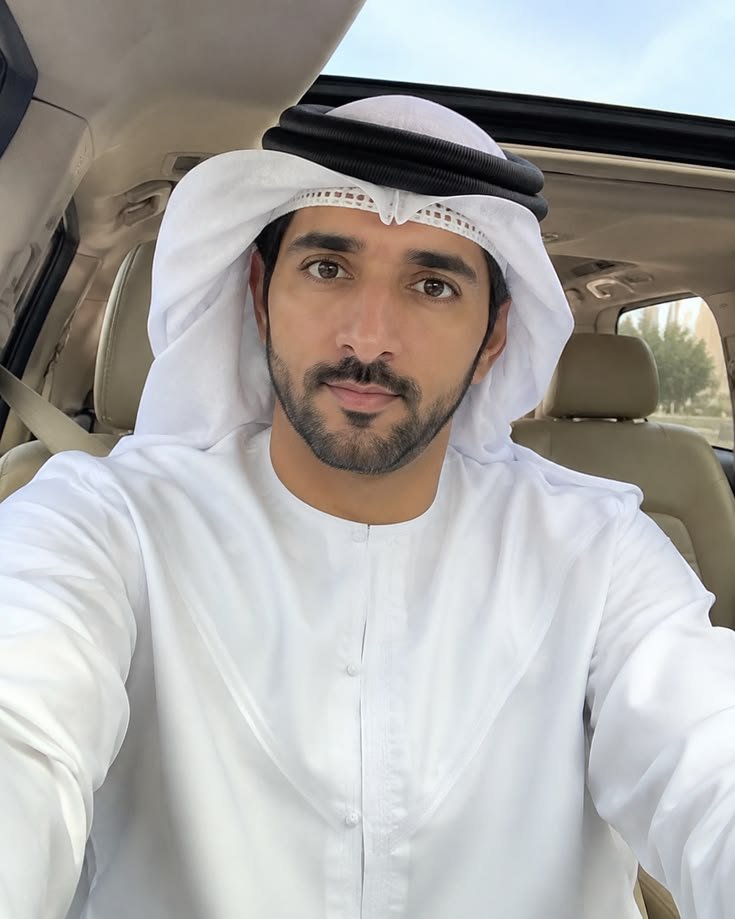Fazza664's tweet photo. My love❣️, I'm so sorry for the late reply, as you know, the Emirate has declared a 10-day official mourning period that begans on Monday, September 21, in honour of my late uncle. During this period, flags across the Emirate will be flown at half-mast as a mark of respect for https://t.co/KxUAI9Bqm3