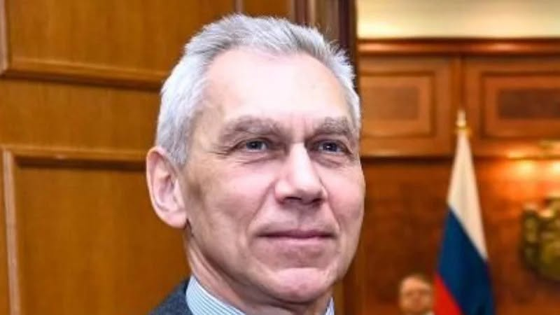 zagorijana's tweet photo. Verovatno jedini čovek u Srbiji danas koga baš nista ne muči. Osim hemoroida. Možda... https://t.co/2jnmYwUpf2