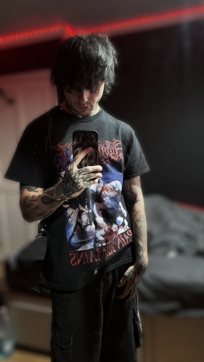 CryyAfterDark's tweet photo. #emoguy #alternative https://t.co/vkkv9otAfn
