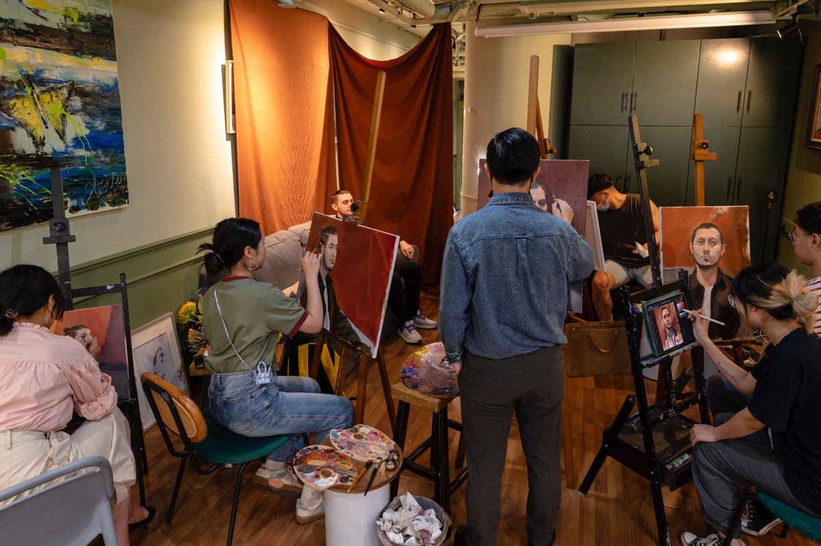 RegineGaffjem's tweet photo. Explora la magia de la pintura al óleo en nuestro taller de arte: creas tu propia obra única en 2 horas, sin experiencia necesaria. https://t.co/BK0zAeR7lr