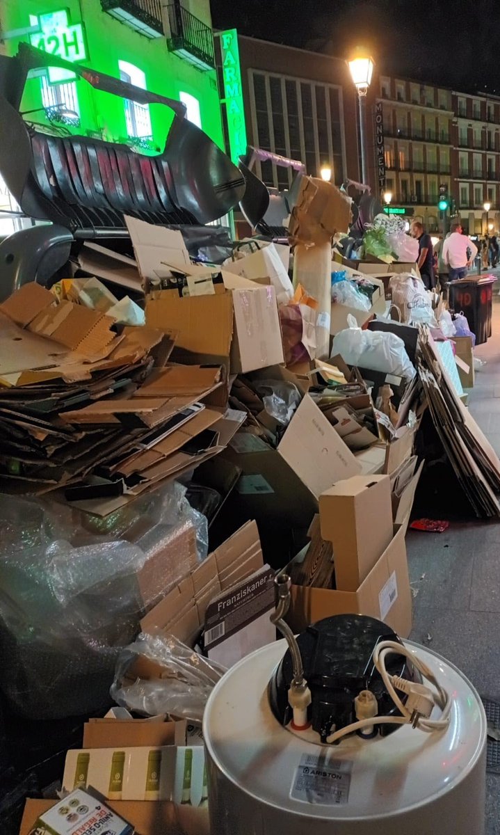 SoyVampi's tweet photo. #DesalojaLaBasuraMartínez
Madrid (Centro y Chamberí). Calle Magdalena y calle Viriato.
@MADRID @AlmeidaPP_ https://t.co/T9SEyBnmel