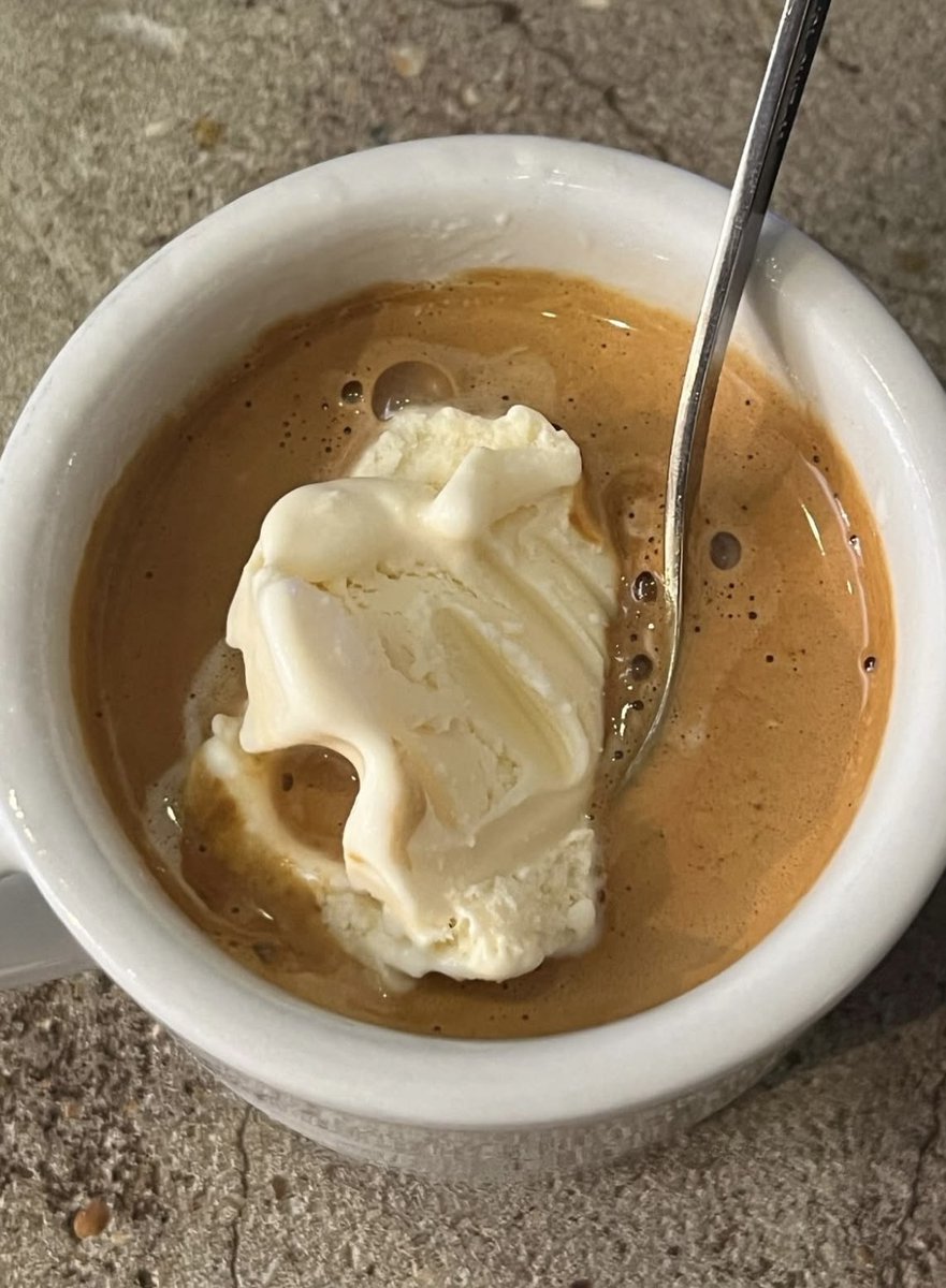 AlpacaAurelius's tweet photo. Italians get it...affogatos, cheese, wine, pizza, burrata, gelato, ferrari, tutto passo, la dolce vita, doing nothing in the sun all day, gelato, nonna still cooking at 90, kisses on the cheek https://t.co/mTiQxohgRe