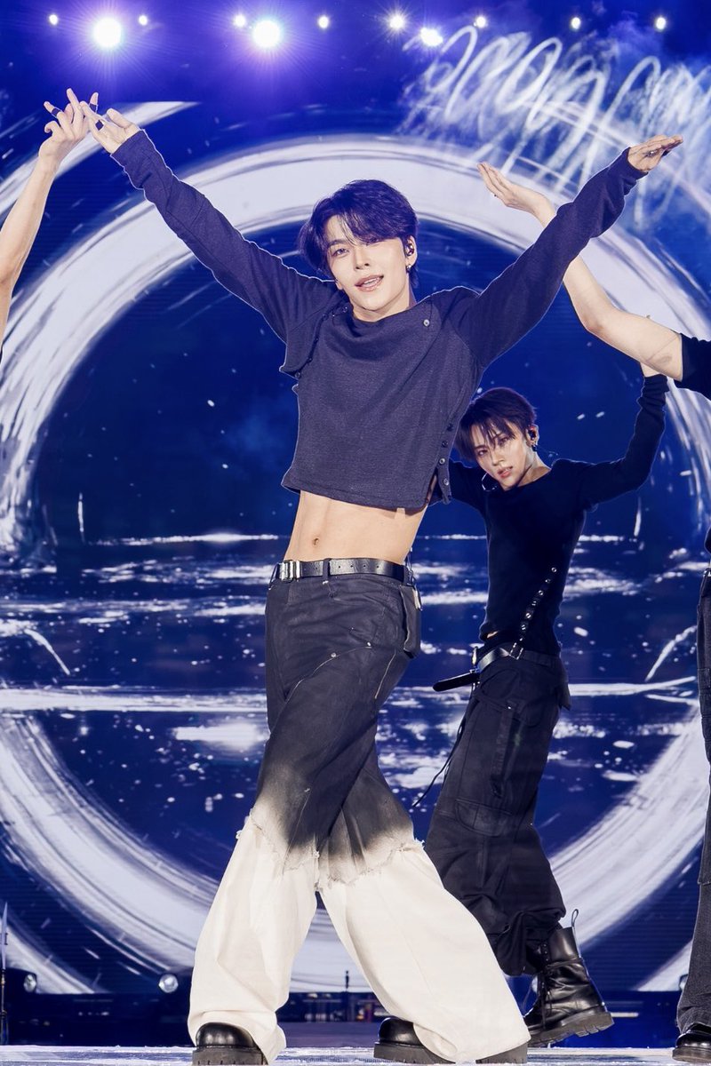 ll_00ll0's tweet photo. 화질이좋네요 https://t.co/p7v9UCJjnv