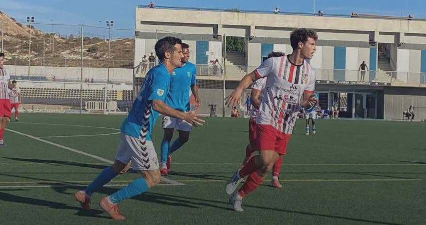 alziraradio's tweet photo. Salva Rivera i Pepe Grau analitzen el joc de l'Alzira a Alacant i conversem amb l'autor del gol, Adrià Sabater.

https://t.co/D2WiwMeRiu https://t.co/DFE0wIqOmt