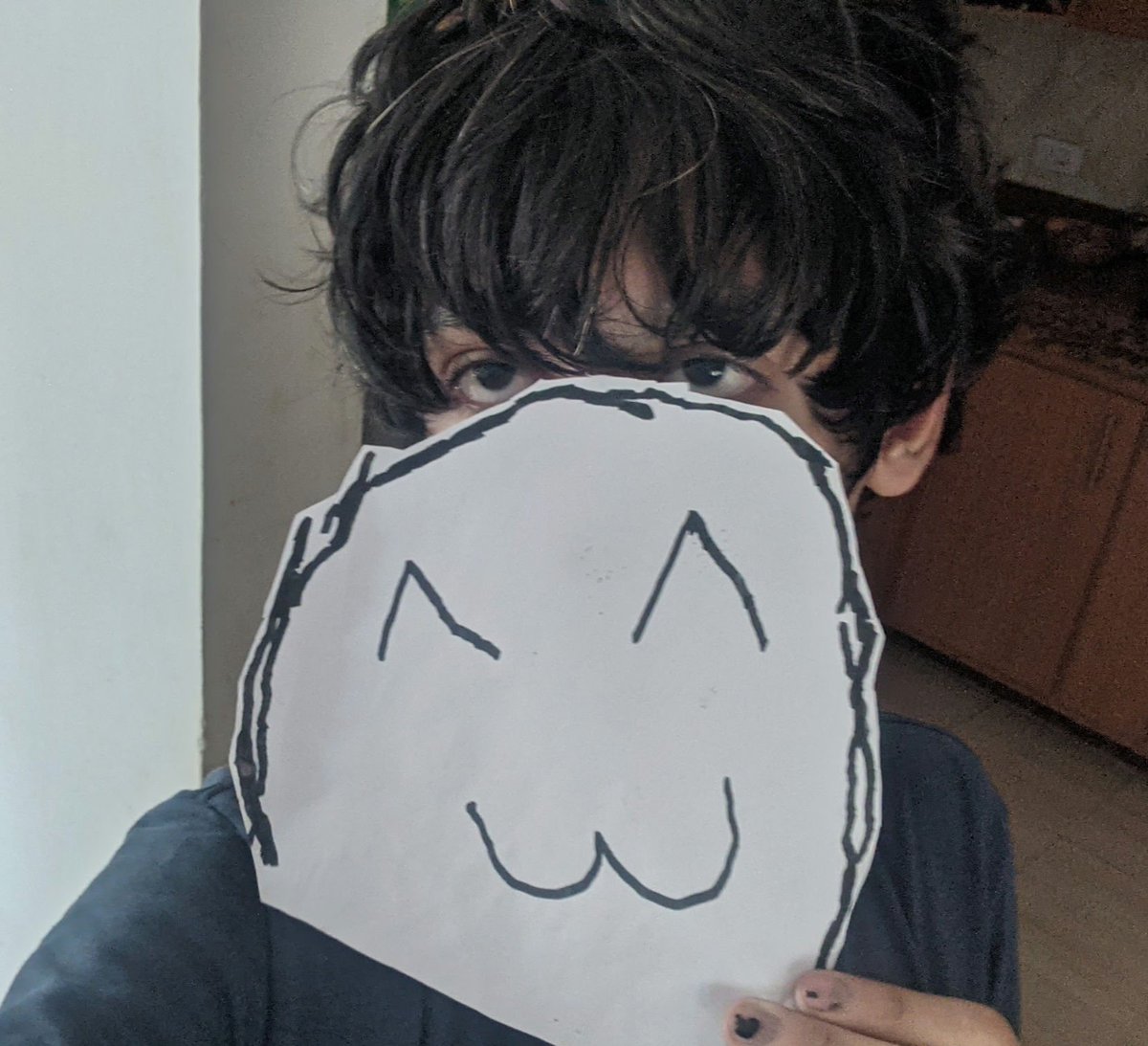_Built4blame_'s tweet photo. Soy esa carita chicos (ignoren ese weon horrendo de atrás) https://t.co/jcoB9bda2f