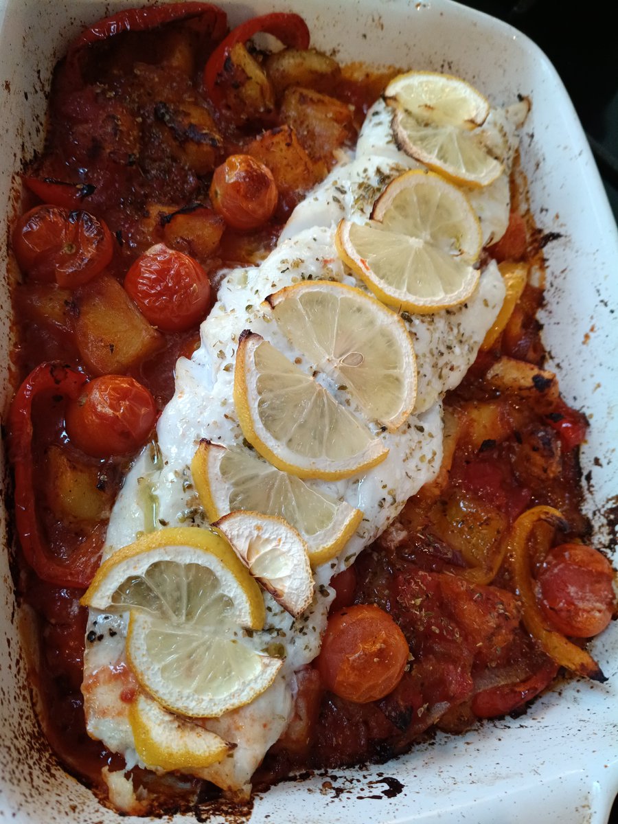 HRoyleSolicitor's tweet photo. White fish with tomato and pepper bake for our #fishdish this weekend. Tasty and quite healthy but not that exciting. Won't be repeating it. #homemademeals https://t.co/ICJO5moFWv