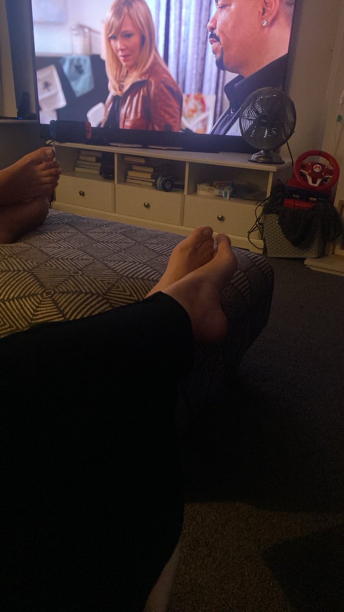 emscrustyfwt's tweet photo. Chilling out with the dog in my lap https://t.co/i2zuA2uSYp