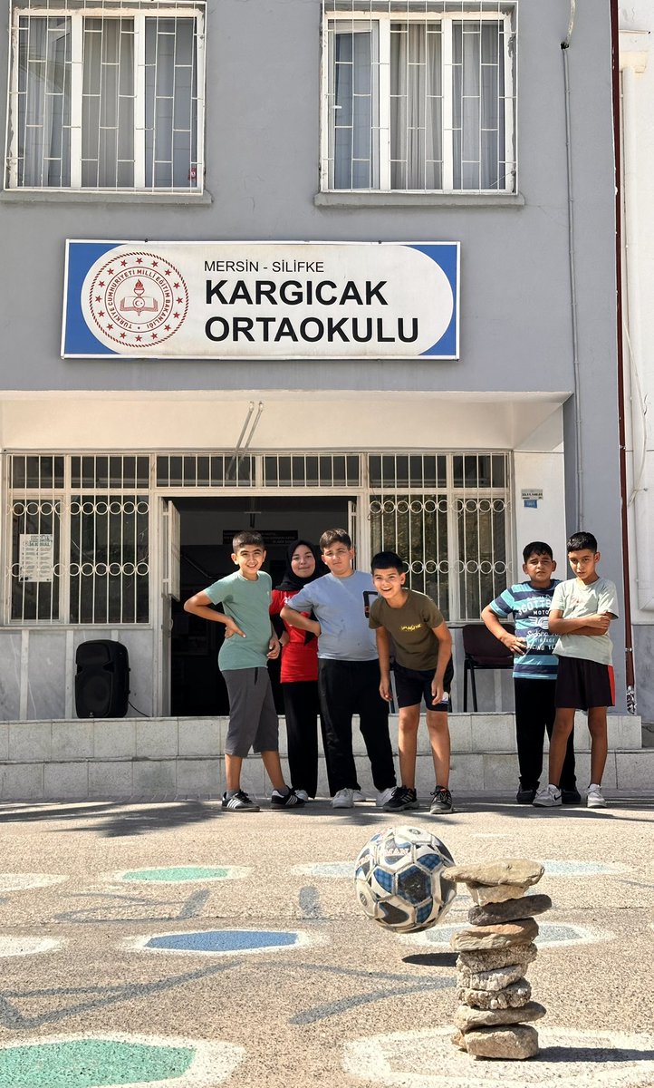 KargicakO's tweet photo. MAARİFİN KALBİNDE OYUN 🎈

Oyunla öğrenen öğrencilerimiz, birlikte paylaşarak ve üreterek büyüyor🌿

@tcmeb @MersinMEM @SilifkeArGe https://t.co/obKDuu6thT