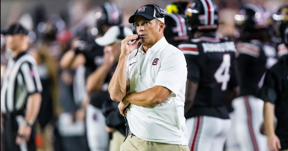 GamecockCentral's tweet photo. South Carolina falls out of most national bowl projections following second loss

READ HERE ➡️  https://t.co/31cxXZu4eU https://t.co/jeWVihs3vt