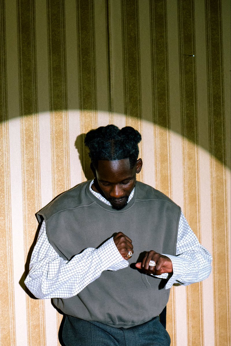 mreazi's tweet photo. COMFORT OUT THiS FRIDAY https://t.co/UemF04qjc9