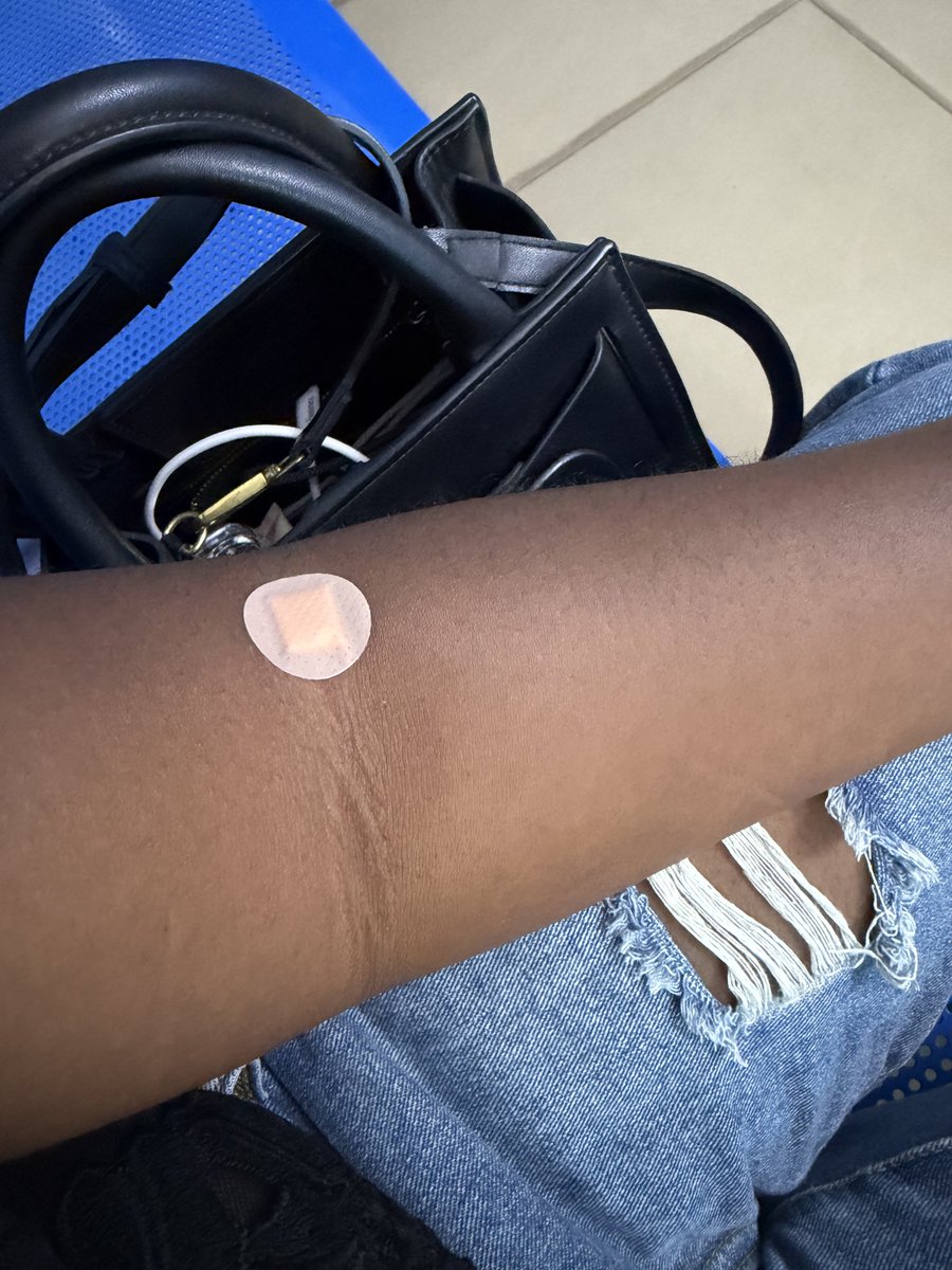 OlayemiKomolaf4's tweet photo. On a scale of 10 , how bad do you hate injections 😭 https://t.co/9LoohZHcAP