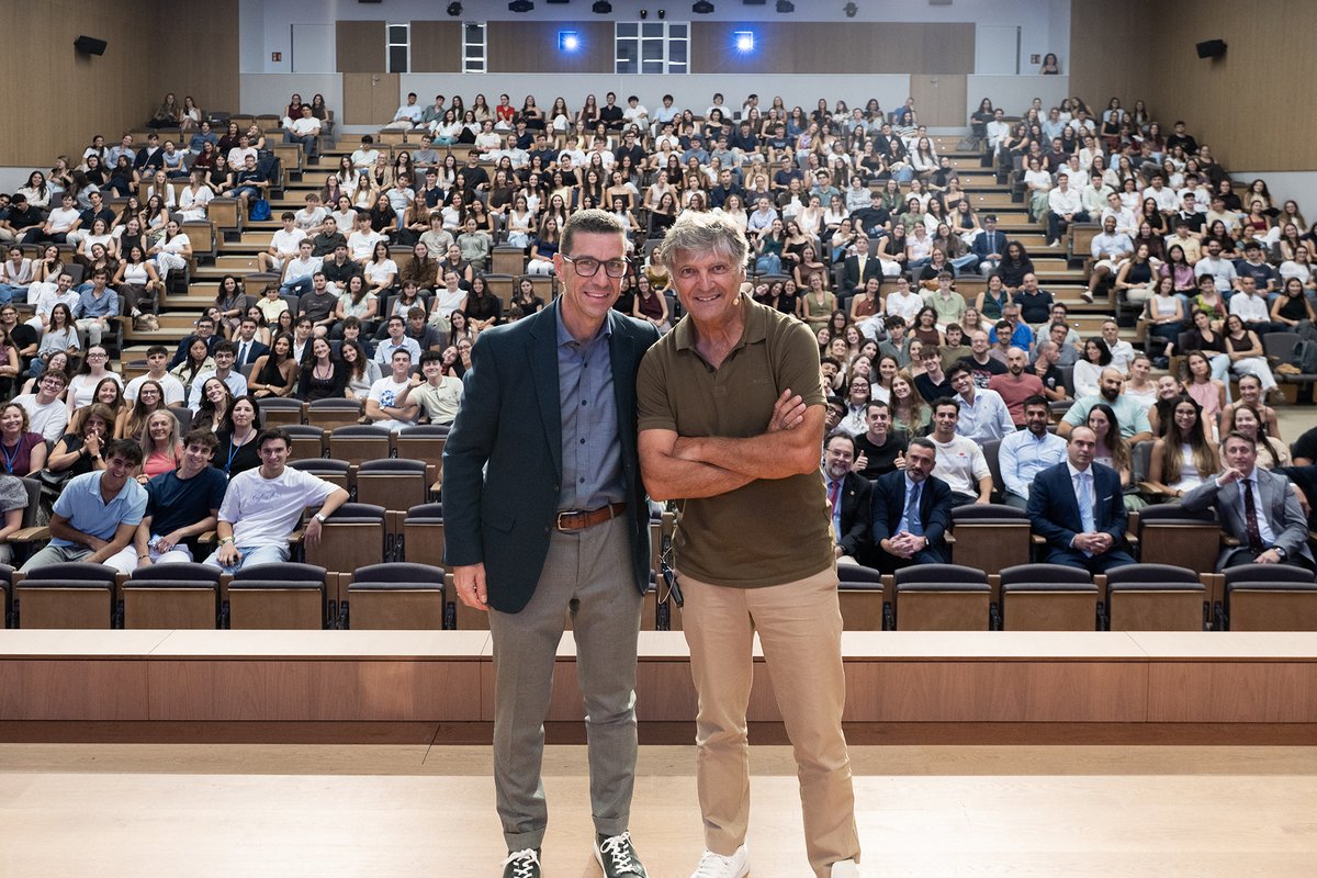 FAlvarezPedrosa's tweet photo. Hace unos días tuve la suerte -durante la inauguración del Plan de Excelencia 2026-27 de la @uchceu - de moderar y conducir la conversación con Toni Nadal, que compartió un motivador mensaje sobre esfuerzo, actitud y mejora continua. https://t.co/zR8BdUMDav