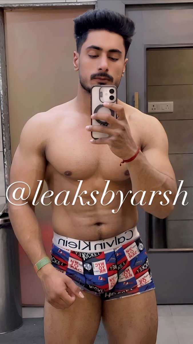 leaksbyarsh's tweet photo. 🔞leak 9 :- Gym freak 💪🏻🧡shooting his cum 💦 all over 

Follow for more 👨🏻🍆 https://t.co/pRyYqgNyI2