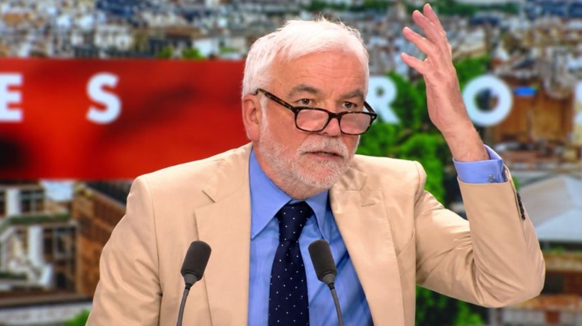 Nini_MacBright's tweet photo. - MAIS JORDAN BARDELLA ANTISÉMITE, C’EST N’IMPORTE QUOI LÀ !!! C’EST COMME SI VOUS DISIEZ QUE JE SUIS UN GROS RACISTE, ON VOIT BIEN QUE C’EST PAS CRÉDIBLE !!! https://t.co/lggC6aC30H