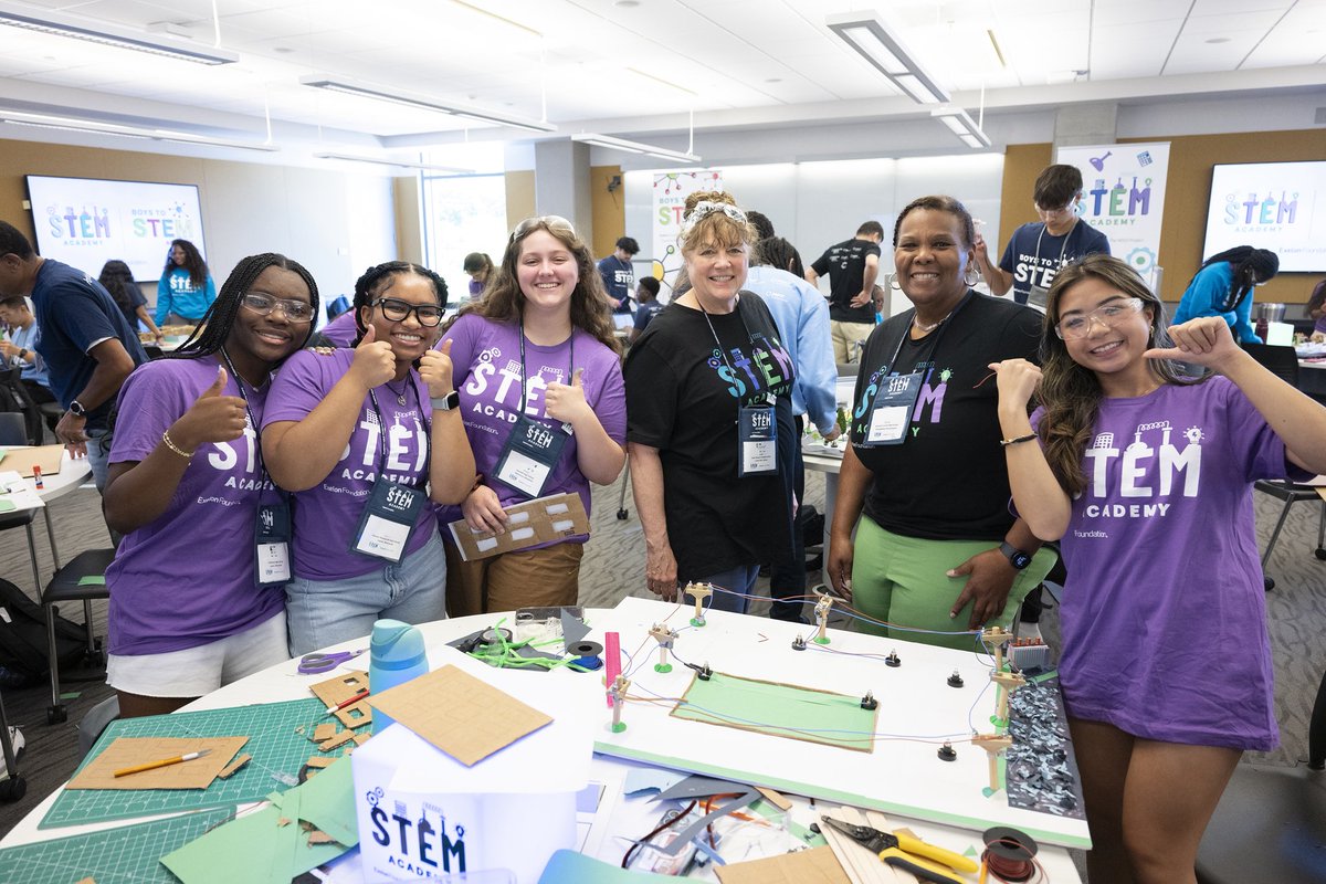 MaroonPR's tweet photo. STEM education can open doors and the Exelon Foundation STEM Academies give students the opportunity to see where those doors can lead.

Read more about how Maroon PR’s strategy and expertise brought nationwide coverage to the program here: https://t.co/qRb13iGlYq https://t.co/cc7tG12iA1