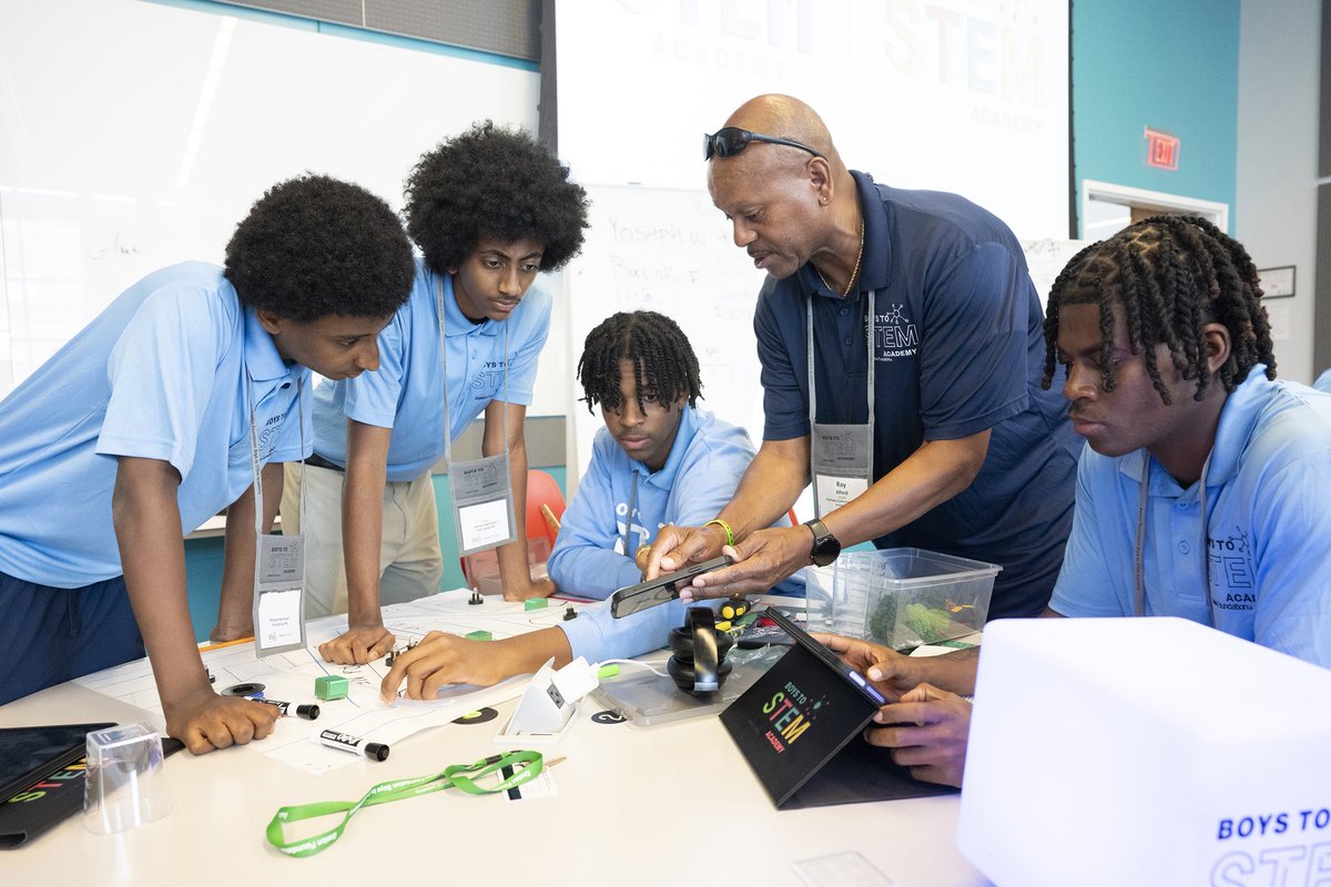 MaroonPR's tweet photo. STEM education can open doors and the Exelon Foundation STEM Academies give students the opportunity to see where those doors can lead.

Read more about how Maroon PR’s strategy and expertise brought nationwide coverage to the program here: https://t.co/qRb13iGlYq https://t.co/cc7tG12iA1