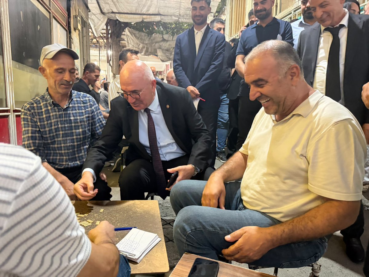 YENParti56's tweet photo. 📍 Helvacılar Çarşısındayız 

Milletvekillerimiz ile esnaf ve vatandaş buluşmalarımıza Siirt’in kalbi Helvacılar Çarşısıyla başladık 

Samimi karşılamalarından ötürü Siirt’imize teşekkür ederiz 

İşte programımızdan bazı kareler 📸

@vcanbilek @MTanal @EvrimKarakoz @yenipartiyiz https://t.co/bp0EDAbNn0