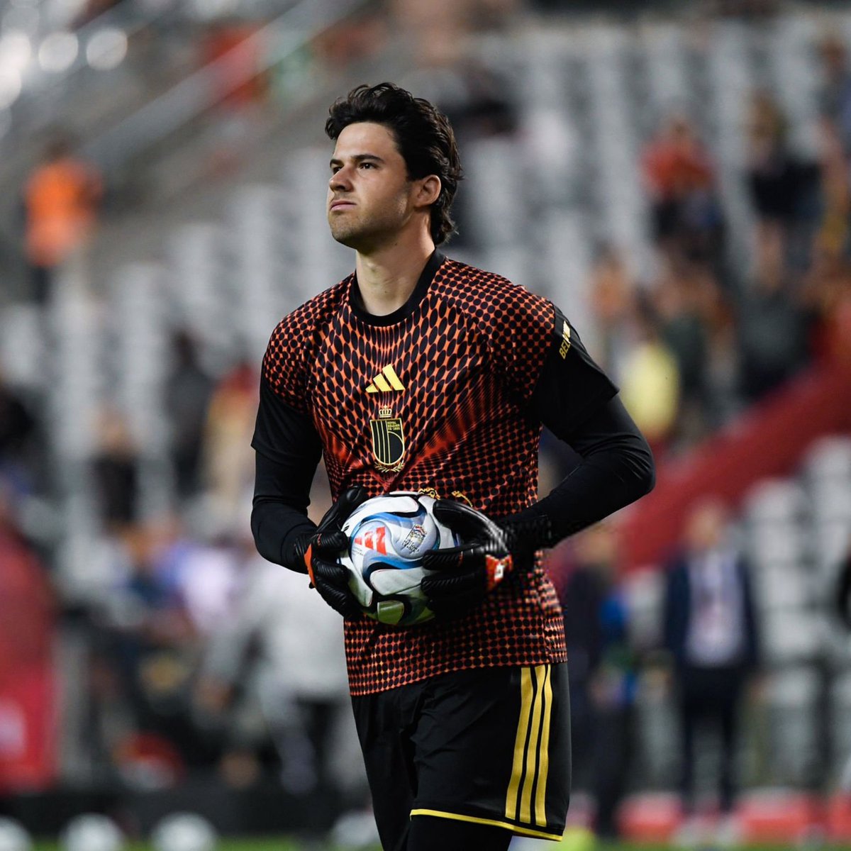SimplyUtd's tweet photo. Senne Lammens 🇧🇪 https://t.co/ys8f2jgFx7