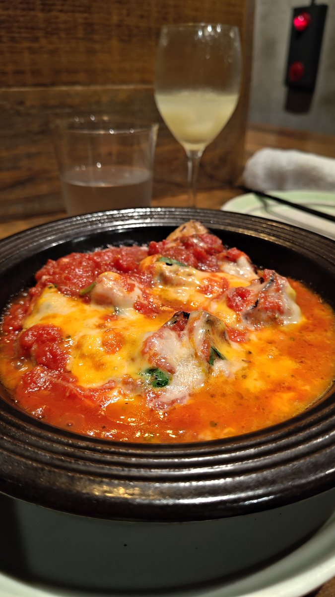 mokimoki530's tweet photo. KNOCK CUCINA BUONA ITALIANA 恵比寿店
先週のお仕事帰りにお夕飯で立ち寄り
パスタが主役でどの皿もシェア前提のボリューム
店員さん達で美味しそう楽しそうなメニューを考えているそうで、どのお料理も写真や動画映えするものばかり
接客もフレンドリーさと丁寧さを感じられて笑顔😋✨ https://t.co/3MuTbwBdJH