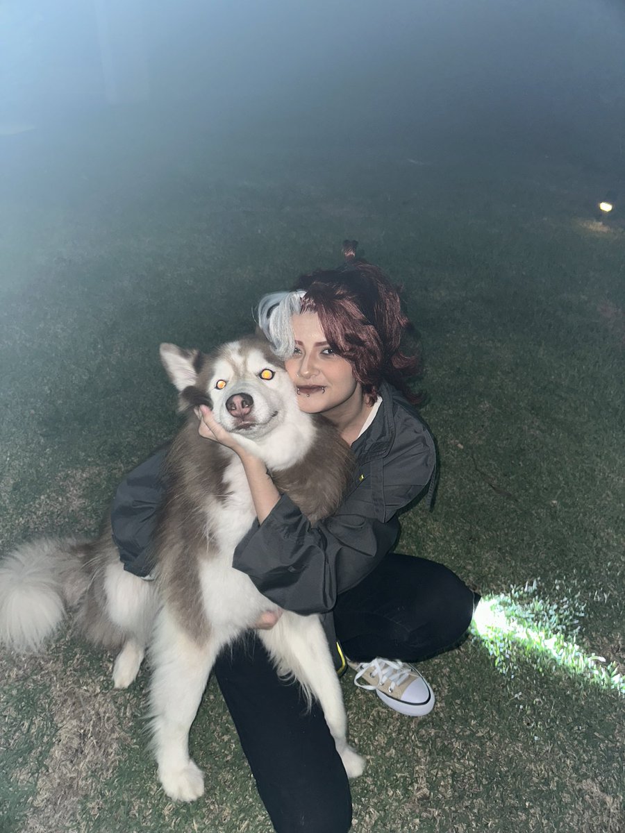 wheres_en4's tweet photo. Mia e lupi 🐾🐺 #enigmadomedo #ordemparanormal #cosplay https://t.co/3bRx0uMzcE