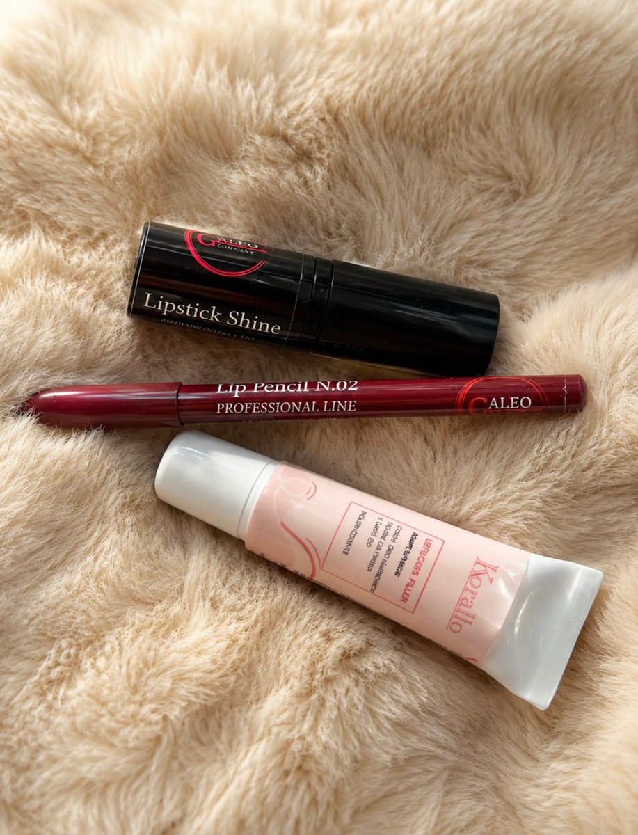 Maria_230080Pea's tweet photo. Obsessed with this lip combo by @galeocompany. https://t.co/Avevc2n3EL