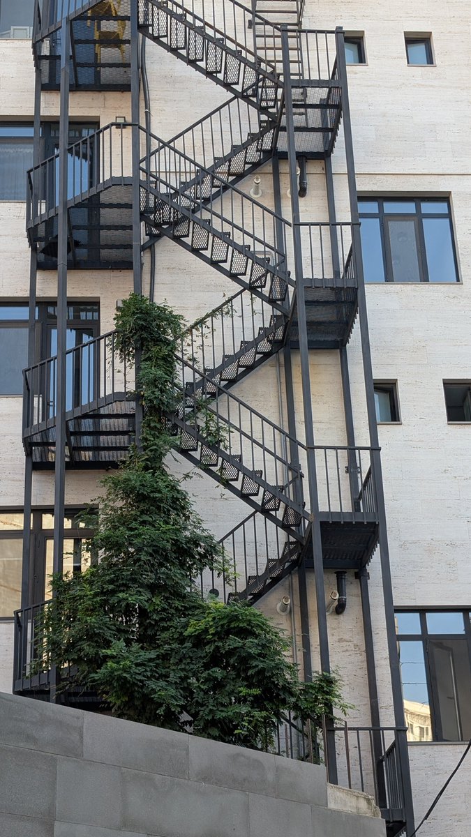 bosomoga's tweet photo. #street #walk #nature #buildings https://t.co/DzPGAglLMs