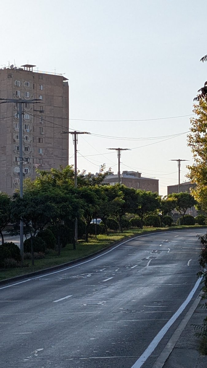 bosomoga's tweet photo. #street #walk #nature #buildings https://t.co/DzPGAglLMs