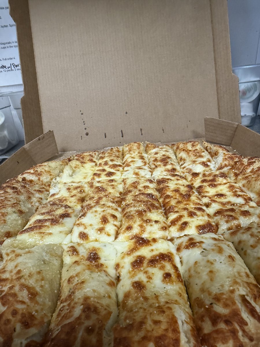 JeffsPizza_Ames's tweet photo. What's the best part about today? 

Well...it's not the weather. 

It's the smotharella sticks for half off! 

So you know what to do, get some pizza, some smotharella sticks...and enjoy your day! 

#JeffsBestPizzaInAmes #DailySpecial https://t.co/FwRBskKJHW