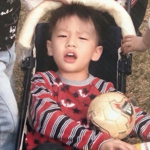 hyunheartsskz's tweet photo. his little teeth ☹️ https://t.co/ivzRIstjak