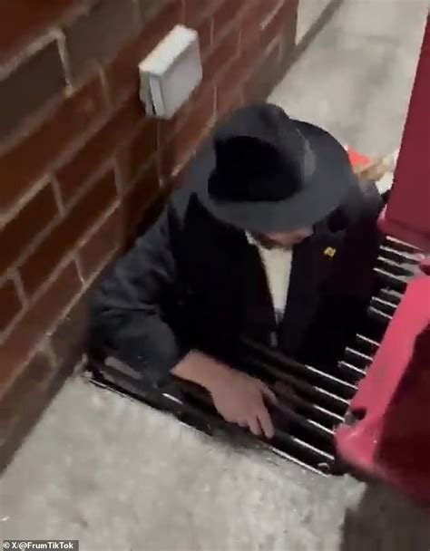 PQuinlanDW's tweet photo. Zionists crawling out of the New-York sewer system to call Gael twitter anti-semetic. https://t.co/QEc2XUH56W