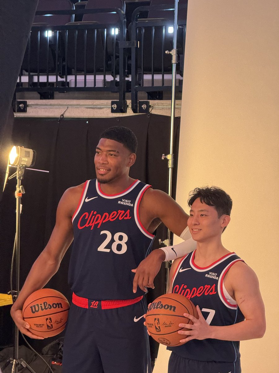 UofBasketball's tweet photo. 🇯🇵🇯🇵🇯🇵 https://t.co/k9oLZQGTOB