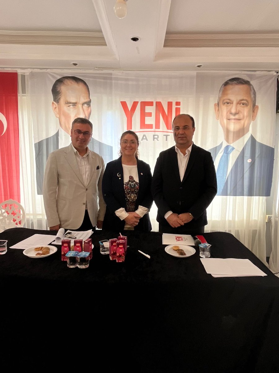 ozgurletokat's tweet photo. Reşadiye 1. Olağan Kongremiz coşkuyla tamamlandı! Divan Başkanımız Aytekin Ayan teşekkür ve tebriklerini ileterek, güven tazeleyen Reşadiye İlçe Başkanı Ayşegül Karabay ve yönetimine başarılar diledi. https://t.co/HXLzQZh6Gk