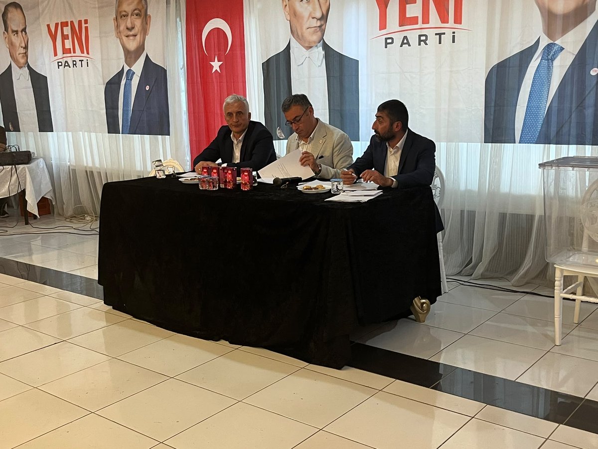 ozgurletokat's tweet photo. Reşadiye 1. Olağan Kongremiz coşkuyla tamamlandı! Divan Başkanımız Aytekin Ayan teşekkür ve tebriklerini ileterek, güven tazeleyen Reşadiye İlçe Başkanı Ayşegül Karabay ve yönetimine başarılar diledi. https://t.co/HXLzQZh6Gk