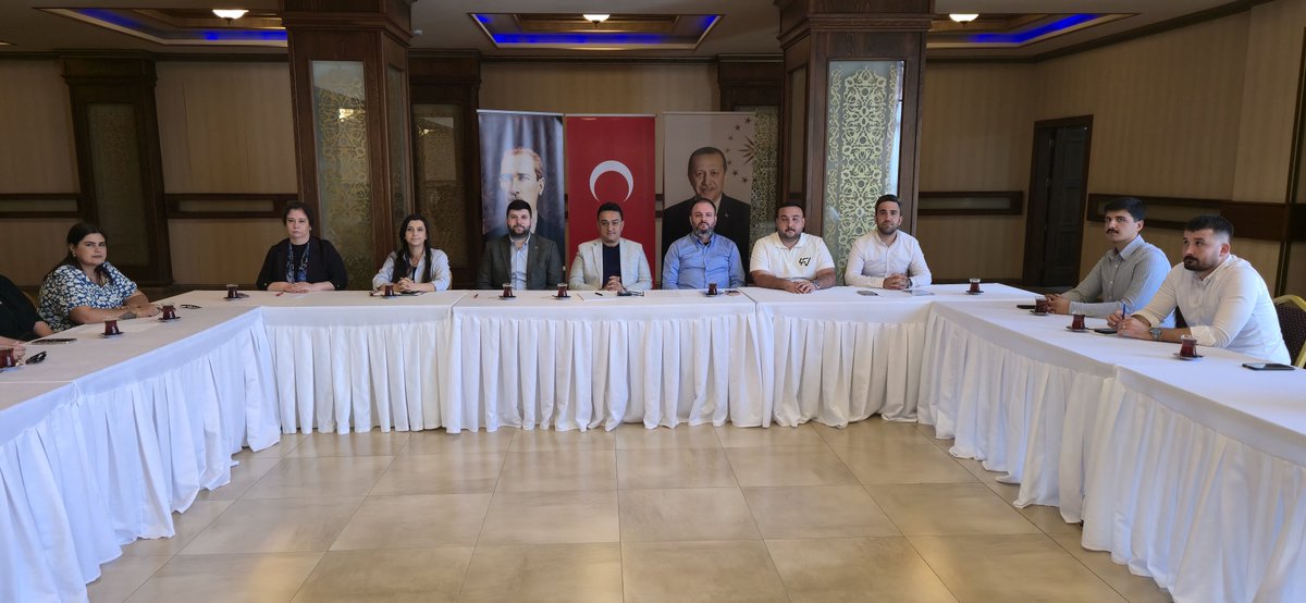 ahmetturgutacik's tweet photo. 📍 AK Parti Mersin İl Başkanlığı

​İl Başkan Yardımcımız, Bilgi ve İletişim Teknolojileri Başkanımız Sayın Oğuz Özer başkanlığında Eylül ayı Birim Toplantımızı gerçekleştirdik.
​Toplantıda alınan kararların hayırlara vesile olmasını temenni ediyorum.@abuyukgumus @yahyacelik_ @vahitatalan
@YilmazCansin @AdemAldemir33 @ogz_ozer