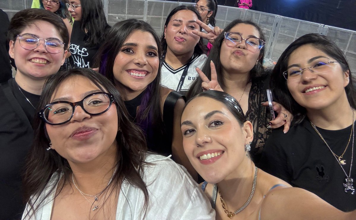 vaisc_i6's tweet photo. Late Checkout Tour in Mexico: done ✅️🇲🇽🦂🖤

Oficialmente terminó la Baby Miko Week 2026. Gracias, vida y universo, por permitirme vivir esta hermosa experiencia junto a las bellas amigas que me regaló este fandom. Me quedo con mi corazoncito lleno y feliz, feliz, feliz 🥹🩷

Gracias por tanto, Miko. Me has regalado el mes y los momentos más felices de mi 2026. Te esperamos de vuelta pronto y de nuevo: felicidades por tu primer gira de arenas 🫶🏼❤️‍🩹💕