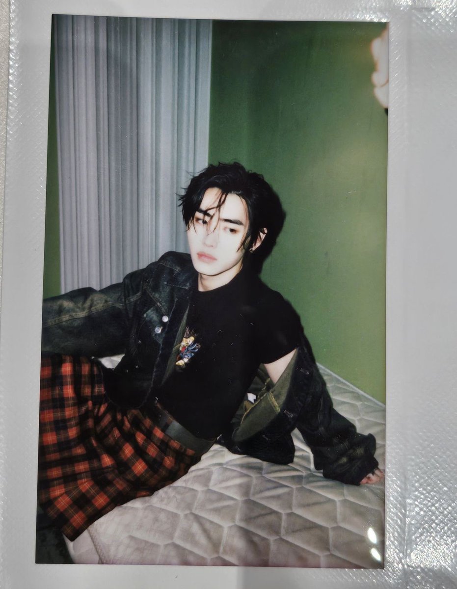 sunsunizm's tweet photo. I genuinely believe sv hoon belongs in the history books…The fact that he styled this entire look himself makes it even more special. https://t.co/U0Fm7Qdqu6